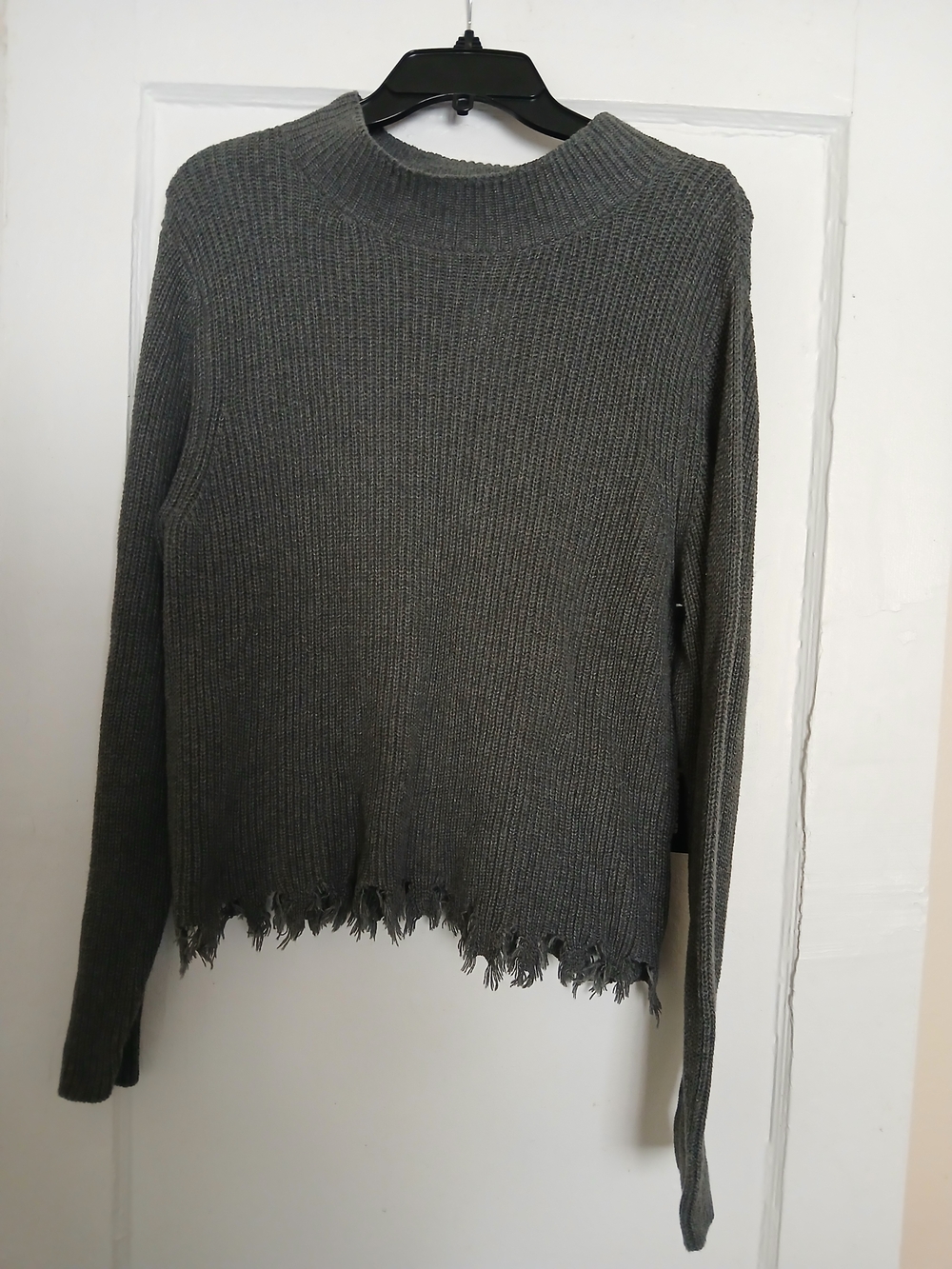 Distressed Hem Crewneck Sweater - Gray